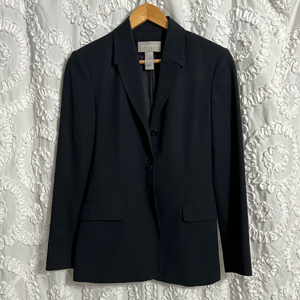 LIZ CLAIBORNE - Women’s Size 6- Black Career Blazer-3 Button